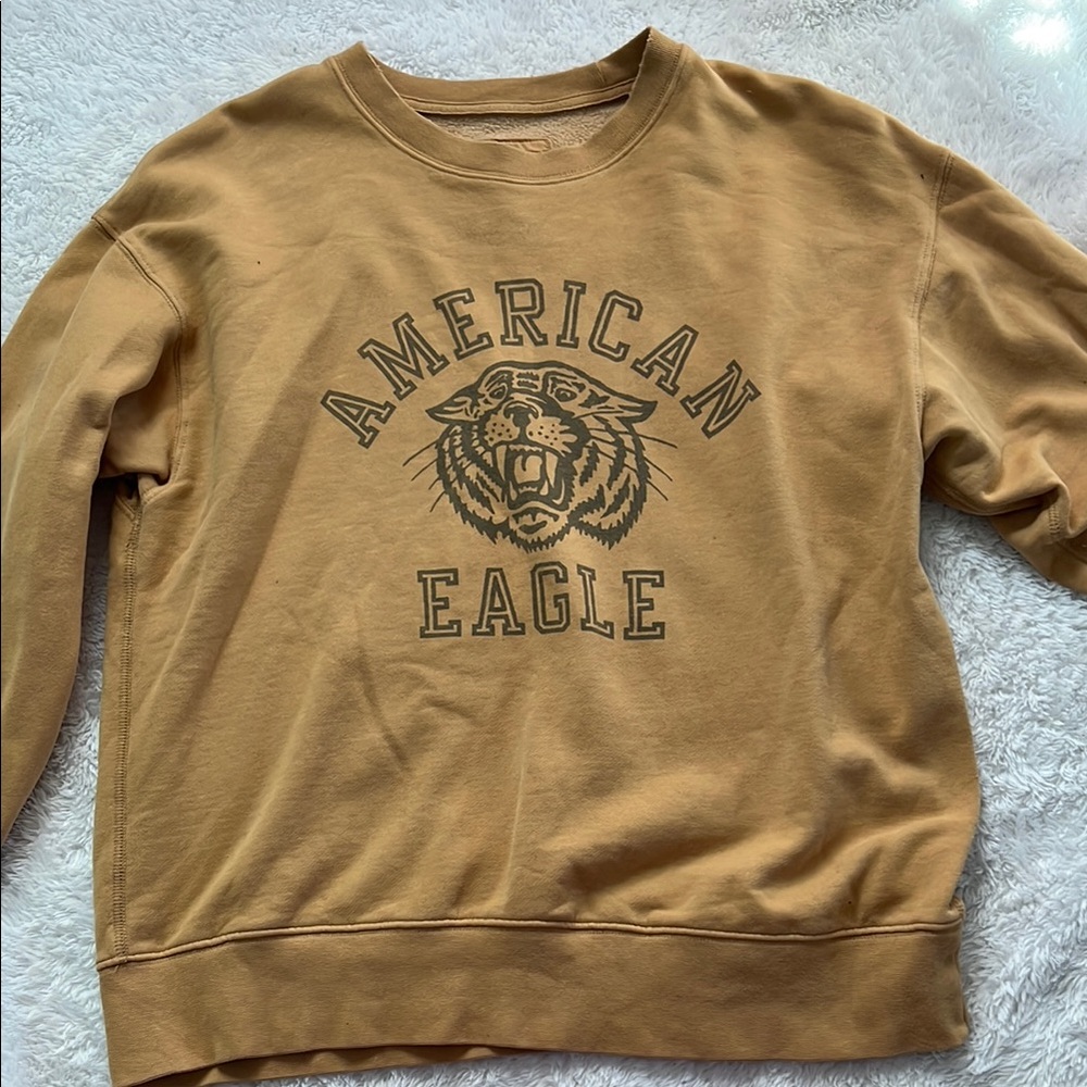 American Eagle crew neck
